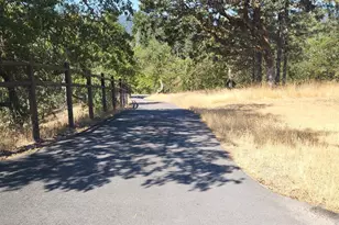 484 Shadow Hills Dr, Grants Pass, OR 97526 - Photo 13