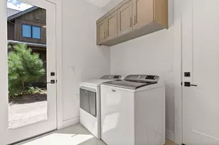 61309 Howe Wy, Bend, OR 97702 - Photo 19