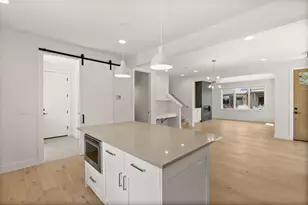 61309 Howe Wy, Bend, OR 97702 - Photo 17