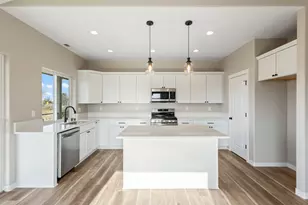 1050 SE Clover Ln, Madras, OR 97741 - Photo 9