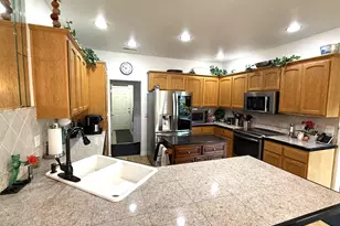 713 Eastridge Dr, Medford, OR 97504 - Photo 15