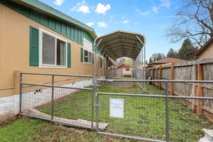 805 Redwood Ave, Butte Falls, OR 97522 - Photo 3