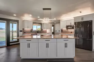 2477 Coker Butte Rd, Medford, OR 97504 - Photo 9