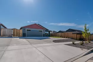 3738 Springbrook Rd, Medford, OR 97504 - Photo 3