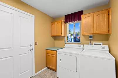 214 SE Sapphire Court, Grants Pass, OR 97527 - Photo 13