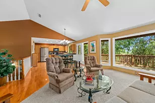 214 SE Sapphire Ct, Grants Pass, OR 97527 - Photo 7