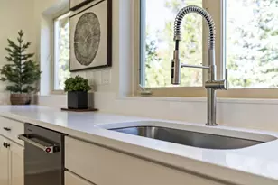 57776 Umpqua Ln, Sunriver, OR 97707 - Photo 15