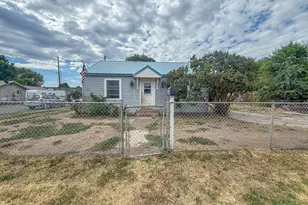 750 NW 2nd St, Prineville, OR 97754 - Photo 3