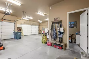 301 SE Larkspur Dr, Madras, OR 97741 - Photo 31