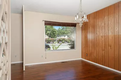 1195 E Park Street, Grants Pass, OR 97527 - Photo 9