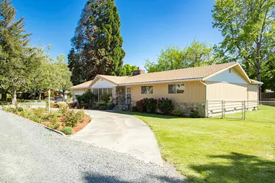 1195 E Park Street, Grants Pass, OR 97527 - Photo 1