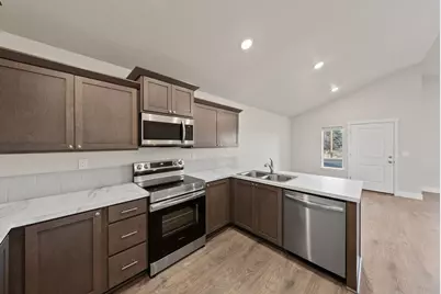 4046 SW Obsidian Avenue #191, Redmond, OR 97756 - Photo 7