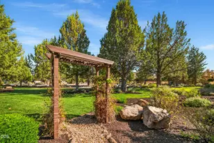 205 Vista Rim Dr, Redmond, OR 97756 - Photo 11