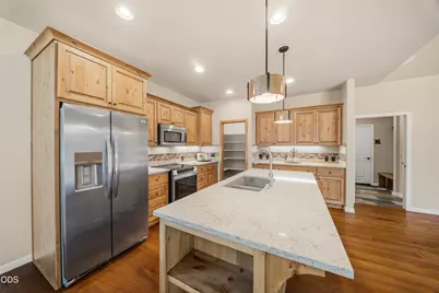 205 Vista Rim Drive, Redmond, OR 97756 - Photo 23
