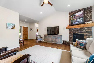 205 Vista Rim Drive, Redmond, OR 97756 - Photo 9