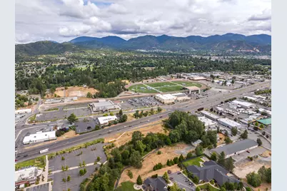 835 Union Avenue, Grants Pass, OR 97527 - Photo 17