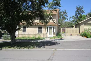 1885 Portland St, Klamath Falls, OR 97601 - Photo 3