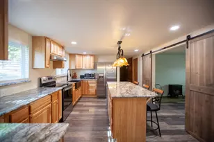 473 Templin Ave, Grants Pass, OR 97526 - Photo 5