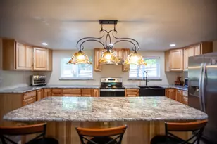 473 Templin Ave, Grants Pass, OR 97526 - Photo 3