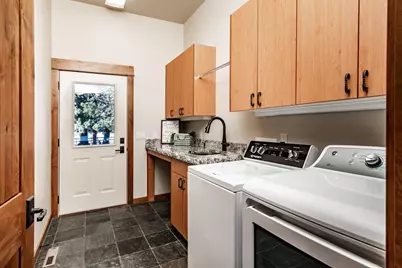 18355 Pinehurst Road, Bend, OR 97703 - Photo 35