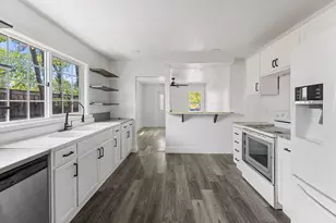 1916 Elm Ave, Medford, OR 97501 - Photo 9