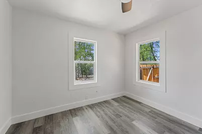 1916 Elm Avenue, Medford, OR 97501 - Photo 11