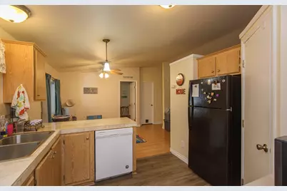 633 E Archwood Drive #UNIT 44, Eagle Point, OR 97524 - Photo 13