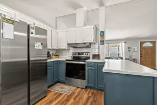 633 E Archwood Dr, Eagle Point, OR 97524 - Photo 9