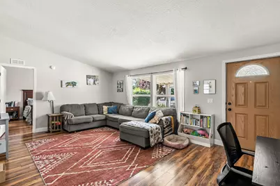 633 E Archwood Drive #131, Eagle Point, OR 97524 - Photo 3