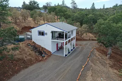 739 W Rolling Hills Drive, Eagle Point, OR 97524 - Photo 3