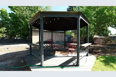 2027 Fairlane Drive, Medford, OR 97501 - Photo 33