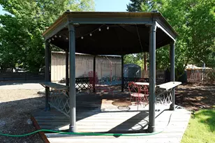 2027 Fairlane Dr, Medford, OR 97501 - Photo 33