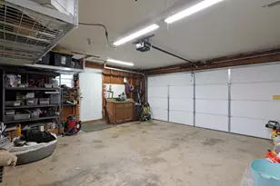 2027 Fairlane Dr, Medford, OR 97501 - Photo 39