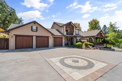 115 Wells Fargo Drive, Jacksonville, OR 97530 - Photo 3