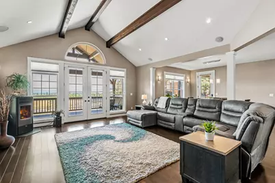 115 Wells Fargo Drive, Jacksonville, OR 97530 - Photo 17