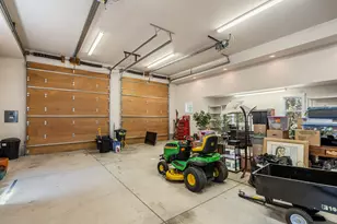 115 Wells Fargo Dr, Jacksonville, OR 97530 - Photo 13