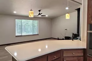 3424 Amber Ln, Grants Pass, OR 97527 - Photo 9