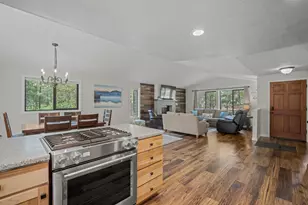 18020 Sandhill Ln, Sunriver, OR 97707 - Photo 19