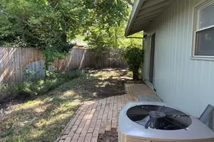 2233 Oakwood Dr, Medford, OR 97504 - Photo 29