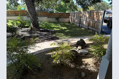 2233 Oakwood Drive, Medford, OR 97504 - Photo 3