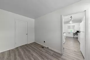 423 W Park St, Grants Pass, OR 97527 - Photo 15