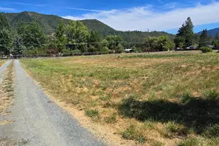 240 Homewood Rd, Grants Pass, OR 97527 - Photo 3