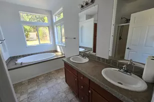 240 Homewood Rd, Grants Pass, OR 97527 - Photo 23