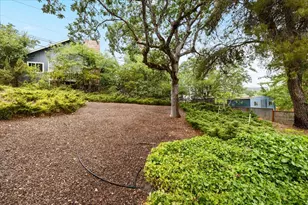 908 Black Oak Dr, Medford, OR 97504 - Photo 27