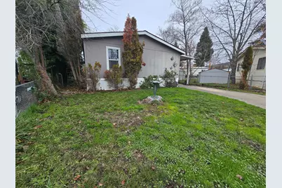 522 Meadow Lane, Eagle Point, OR 97524 - Photo 1