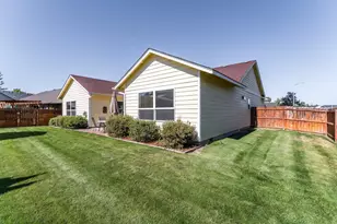 3015 NW 19th St, Redmond, OR 97756 - Photo 23