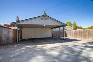 708 SW Bridge St, Grants Pass, OR 97526 - Photo 7