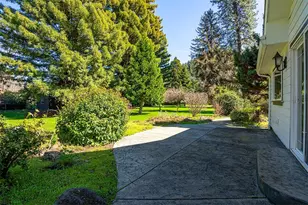 8550 Rogue River Hwy, Grants Pass, OR 97527 - Photo 17