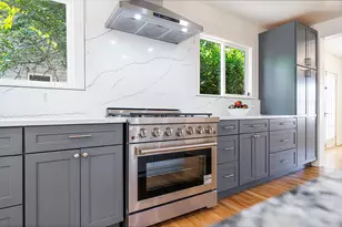 1016 Queen Anne Ave, Medford, OR 97504 - Photo 17