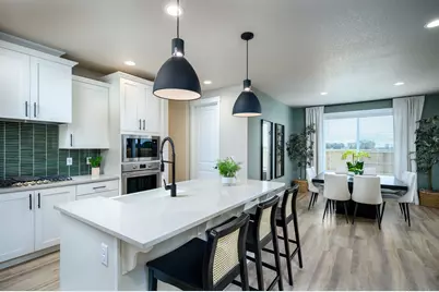 154 Valemont Drive #10, Eagle Point, OR 97524 - Photo 11